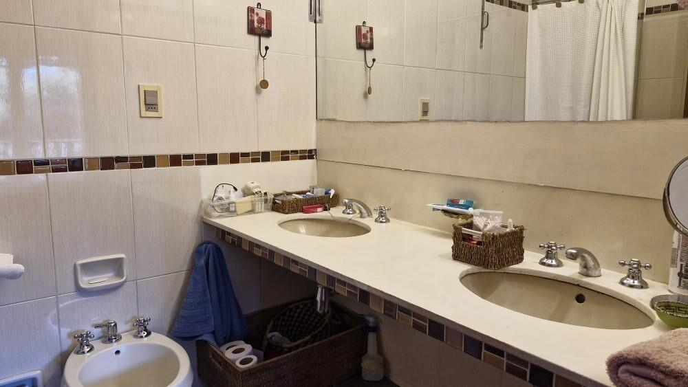 Venta casa 4 dormitorios en Atahualpa, M. Cané