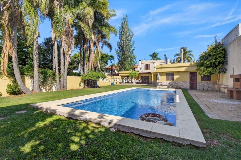 Casa Venta 4 dormitorios o 3+escritorio Fondo Piscina Bb...