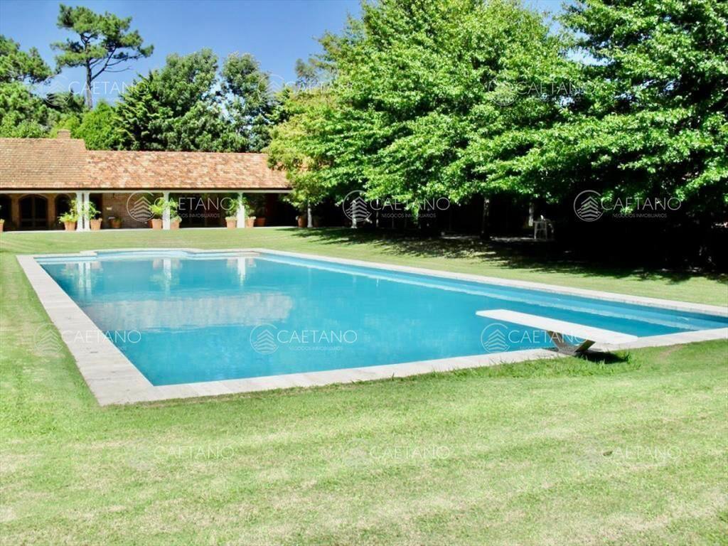 Alquiler Revelion casa 14 dormitorios. Beverly -
