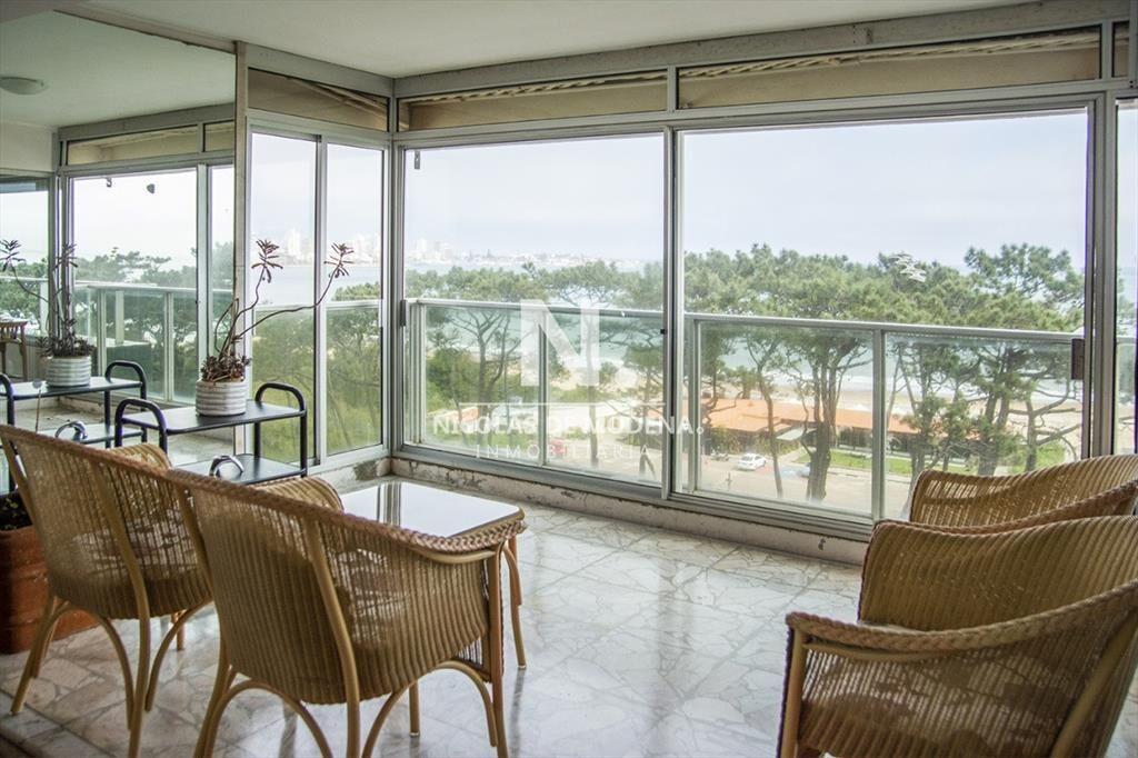 Departamento de 3 dormitorios en venta frente al