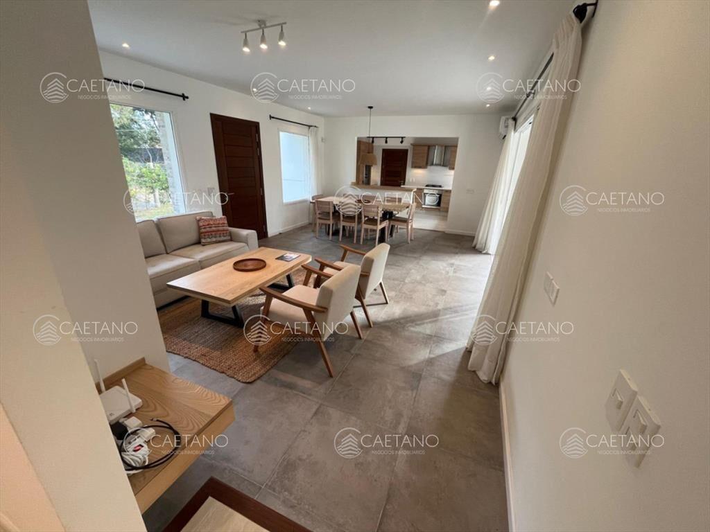 Casa en La Barra: Comodidad y Estilo