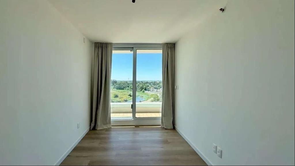 APARTAMENTO DE 1 DORM CON GARAGE Y VISTA