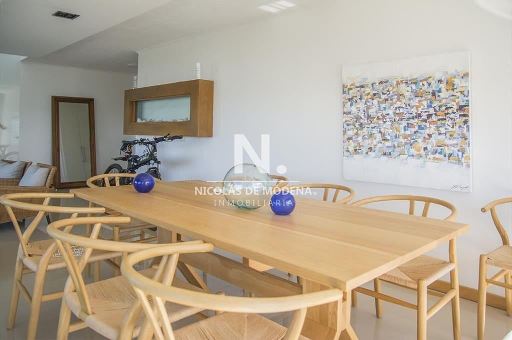Penthouse en Punta del Este, playa brava 4 dormitorios