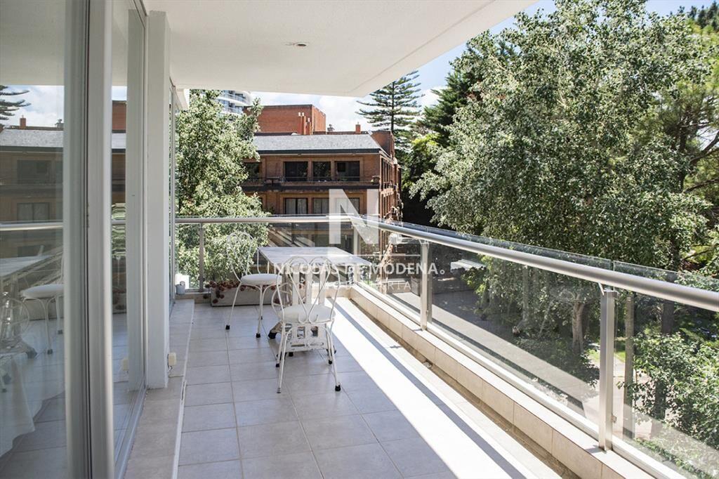 Departamento de 2 dormitorios proximo al mar y Punta Shoppi