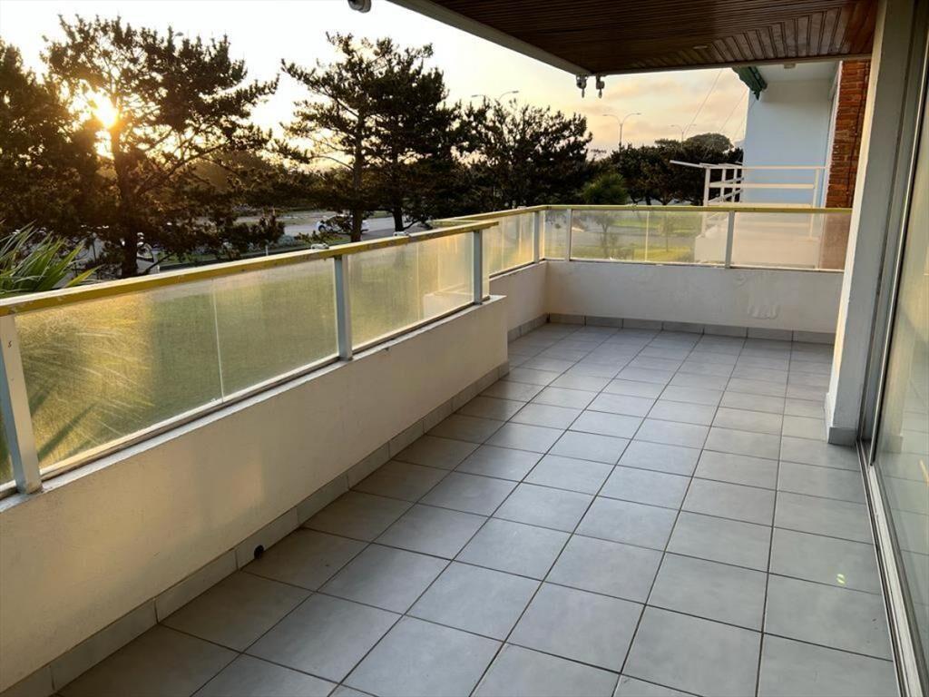 Apartamento  en Mansa.  Frente al mar. Punta del Este
