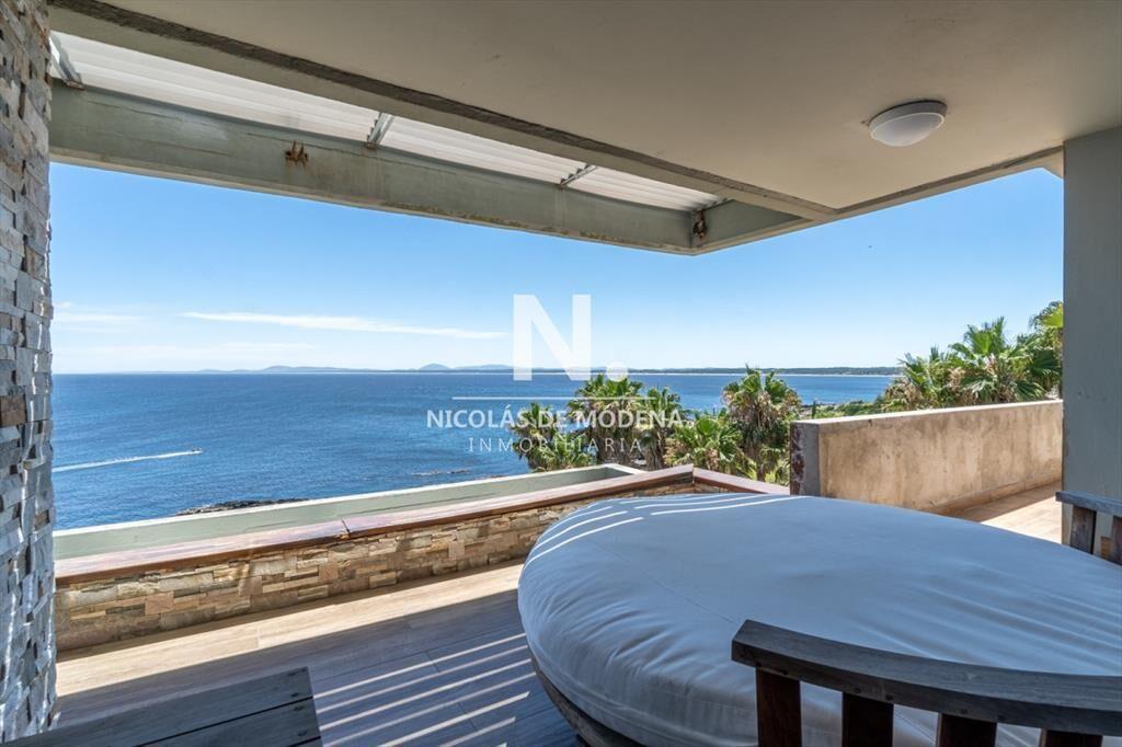 Vende apartamento con vista al mar, de 3 en Punta