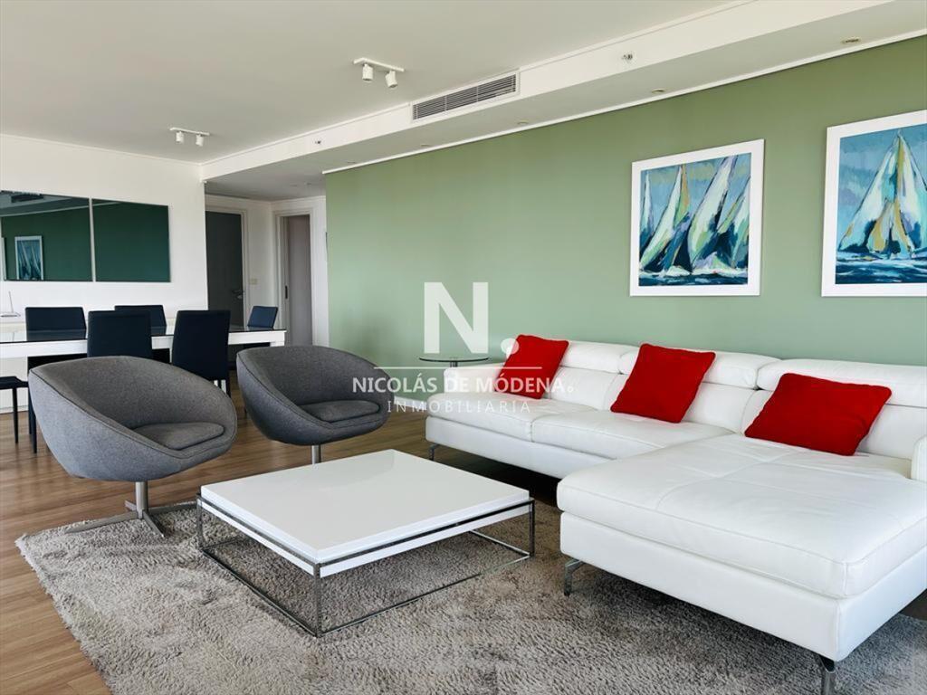 Apartamento en Mansa, Punta dle Este de 3 dormitorios.