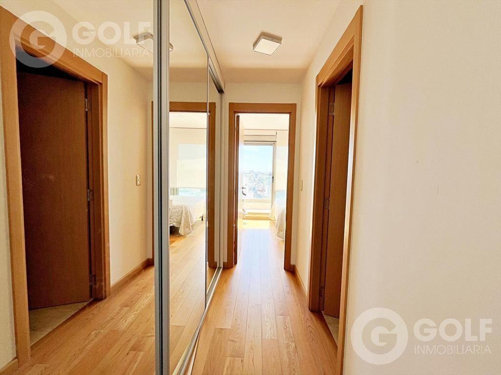 Venta de apartamento 2 Dormitorios y cochera doble en Punta