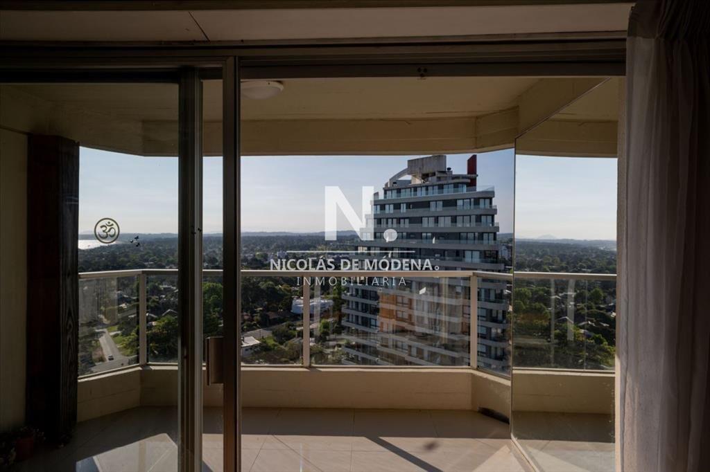 Vende apartamento en Roosevelt de 2 dormitorios,