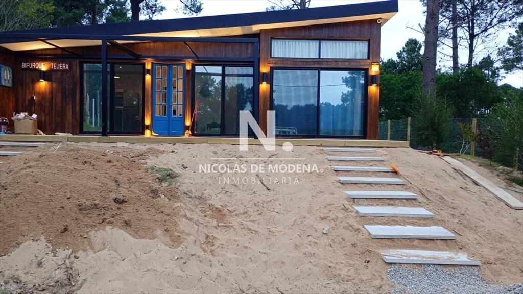 Casa de 1 dormitorio con un terreno amplio, en en