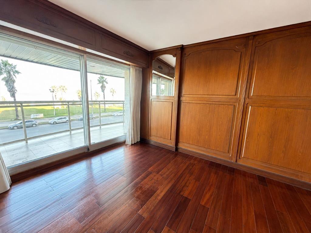 Venta Apartamento Rambla Punta Carretas 4 Dorm