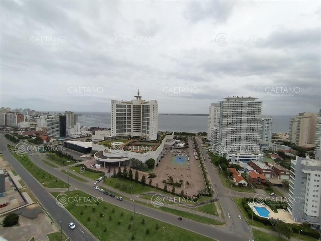 Venta apartamento 2 dormitorios. Playa mansa, Punta del Est