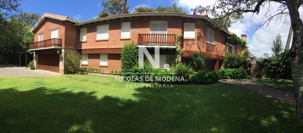 Casa en venta, zona Cantegril.