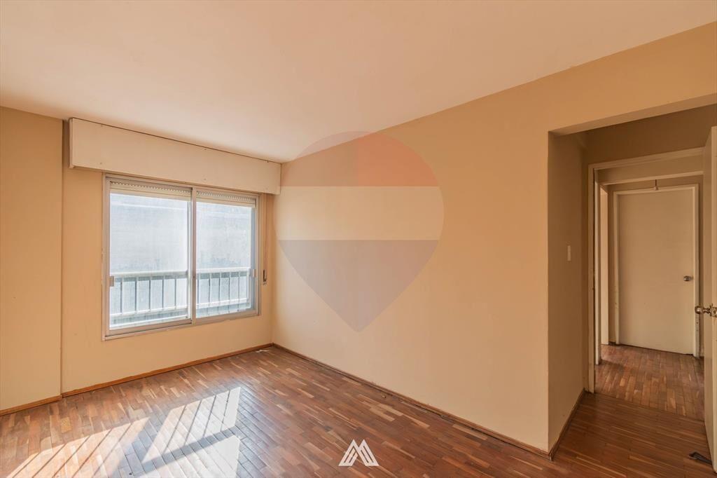 Venta, apartamento de 3 dormitorios en Barrio Sur