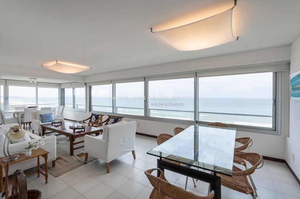 Apartamento en Venta de 3 dormitorios Frente al ,