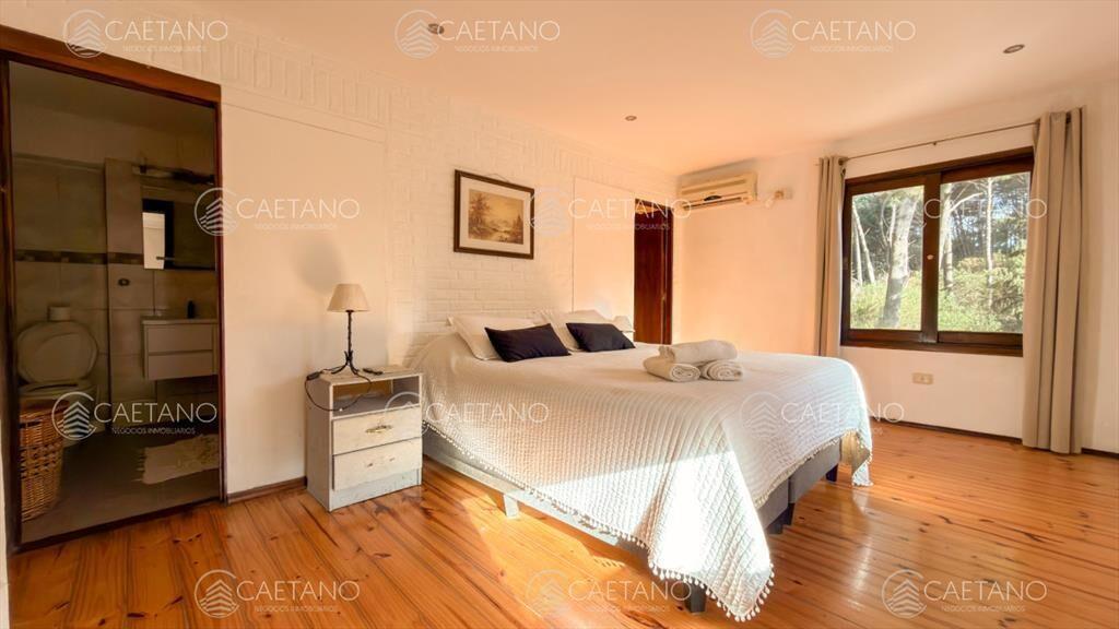 Casa en venta  4 dormitorios - Club del Lago