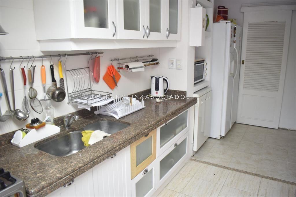 Hermosa casa en venta en Lugano, Punta del Este.