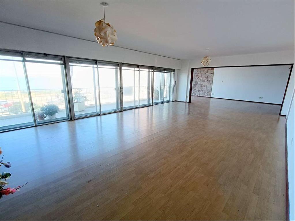 Alquiler Apartamento Pocitos 3 Dormitorios 4 Baños Garaje