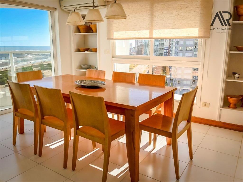 Apartamento en venta c/ cochera en Playa Brava