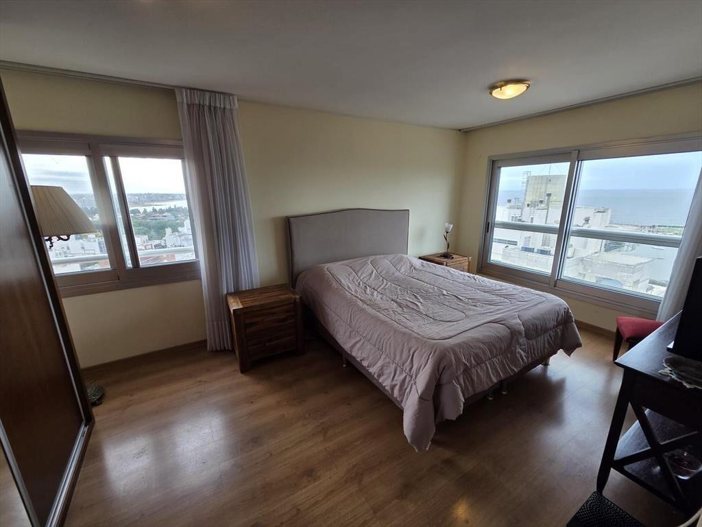 Puerto del Buceo, pent house duplex con vista al mar ,terra