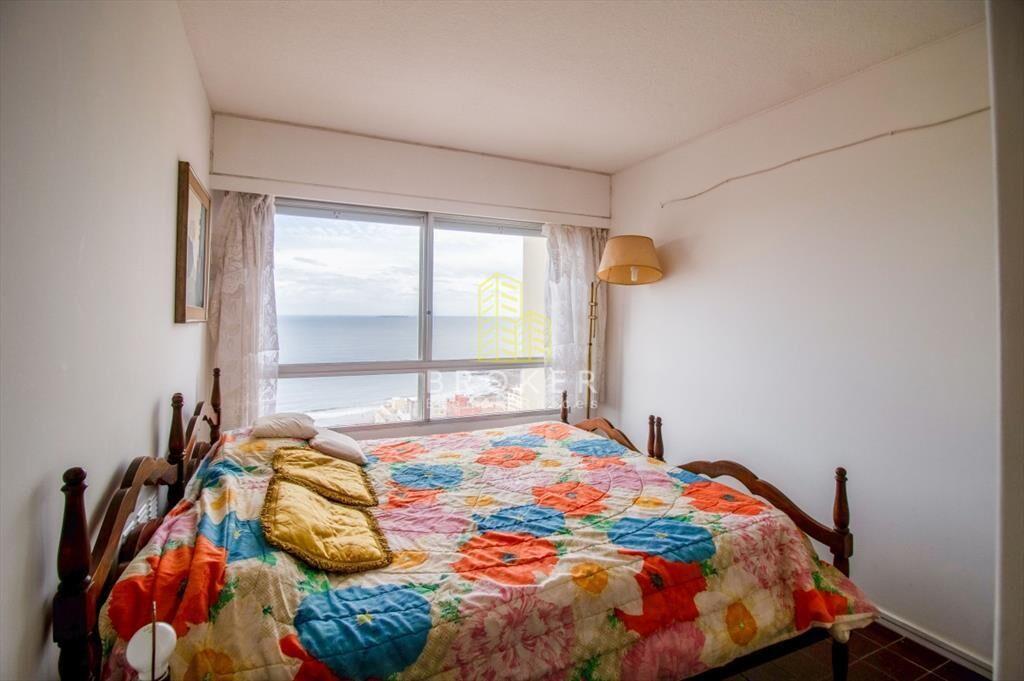 Venta de apartamento 3 dormitorios en peninsula.