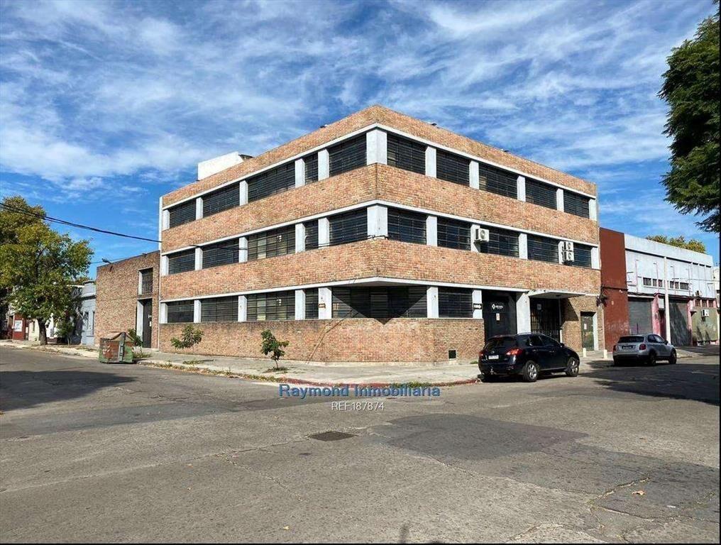 Alquiler local comercial 1400m2 en Goes