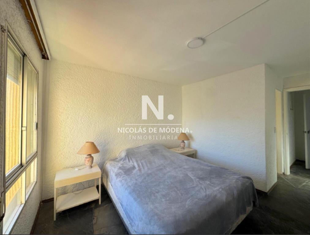 En venta impecable apartamento de 3 dormitorios y