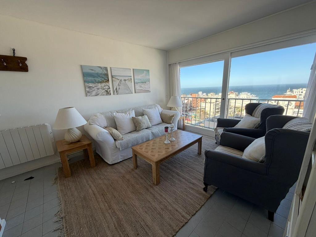 Alquiler anual 2 dormitorios Península Punta del Este