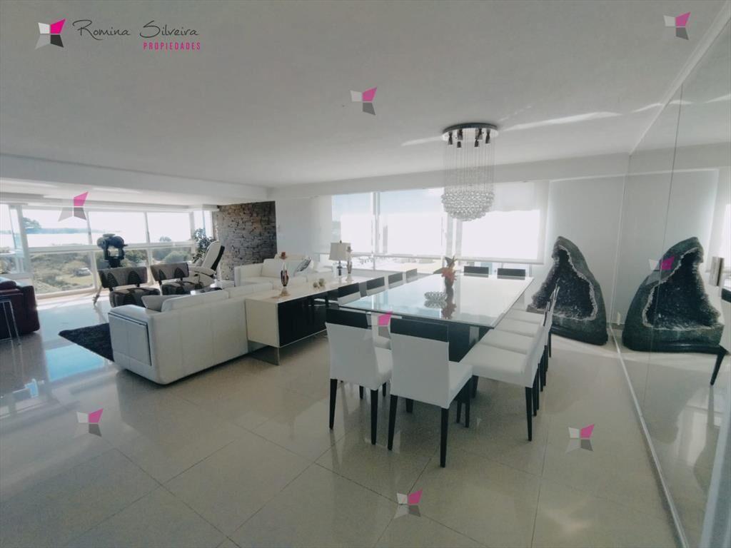VENTA DE APARTAMENTO DE 3 DORMITORIOS Y DEPENDENCIA EN EDIF