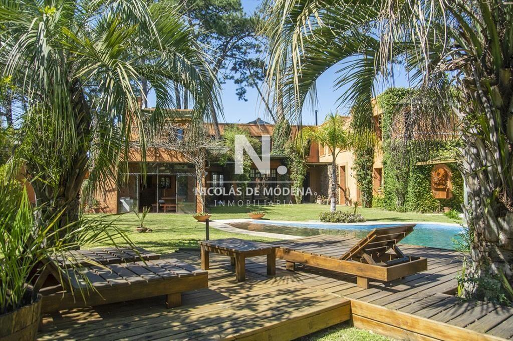 Divina Casa en venta en La Arbolada.