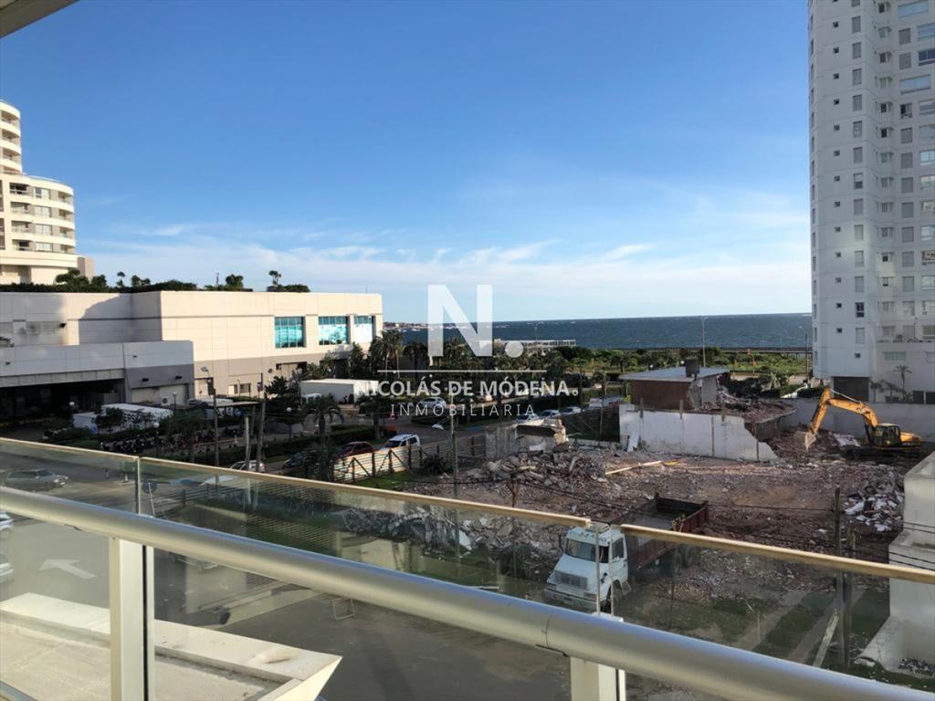 Apartamento en Venta y Alquiler, Mansa, Punta del