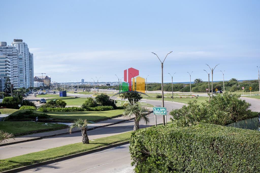 Vende departamento de 3 dormitorios en Ocean del