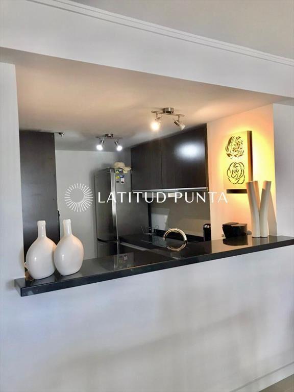 Apartamento 2 dormitorios y medio. Brava