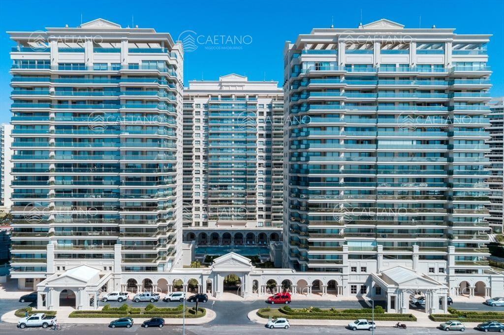 Hermoso departamento en punta del este. Torre Imerpiale.