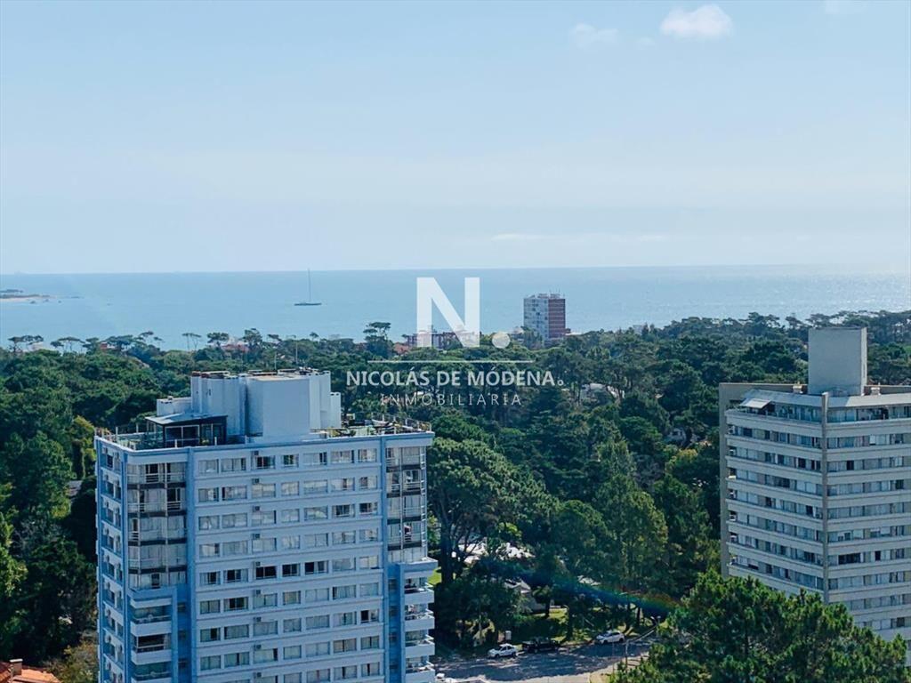 Departamento de 3 dormitorios, en Roosevelt, Punta Del Este