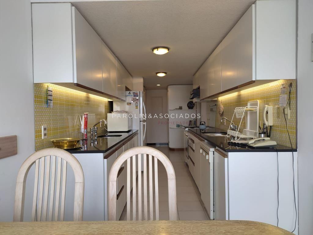 Apartamento en venta de 3 dormitorios en Tiburon,