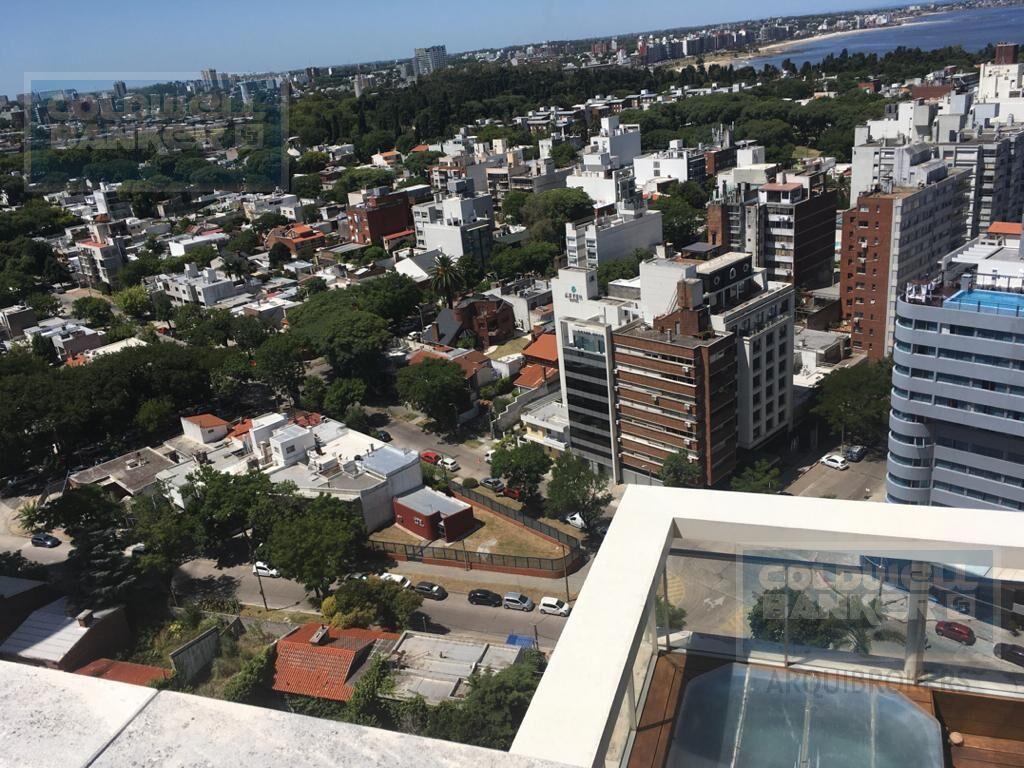 Apartamento penthouse  de 3 dormitorios en venta en Puerto