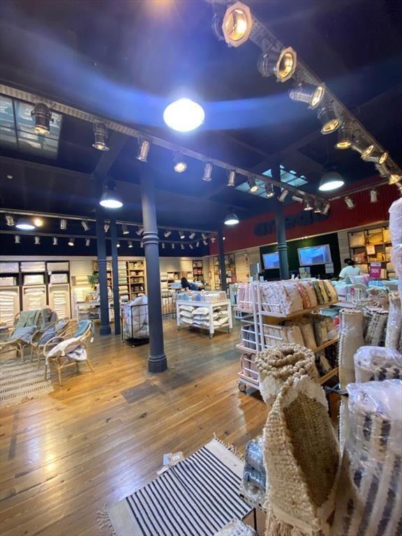 Venta local comercial en cuidad vieja . rincón y Juncal