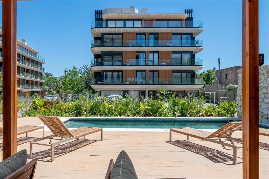 Apartamento De 2 Dormitorios En Alquiler - Costanera Villag
