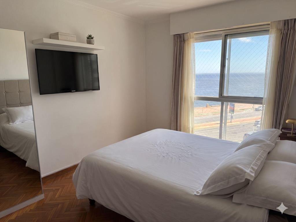 Venta Apartamento 3 dormitorios con vista al mar en excelen