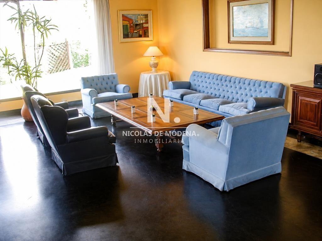 Amplia casa en venta en Playa Mansa, Punta del