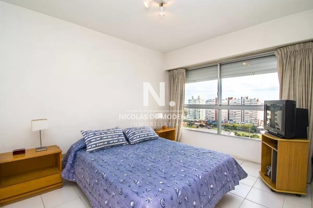 Impecable departamento, comodo e iluminado.
