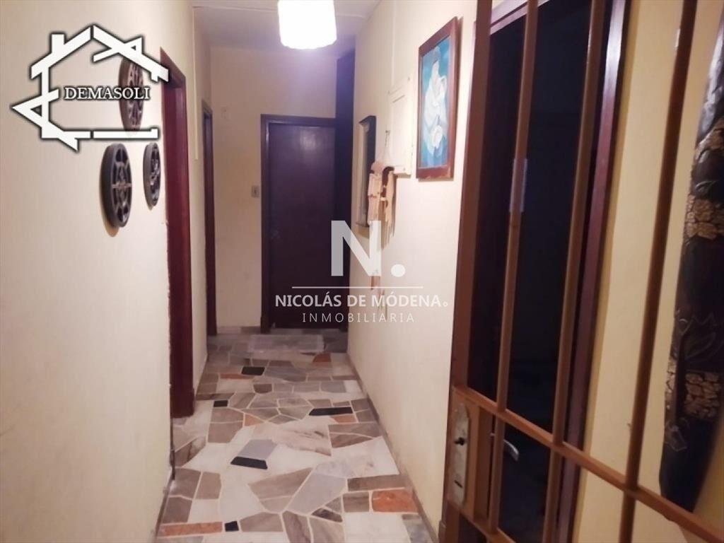 Se vende casa de gran porte, ubicada en la de la