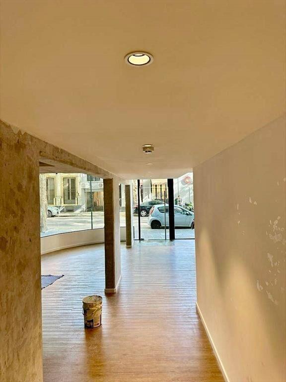Venta de Local comercial con 200 Mts ² y 7 garages en Cordón