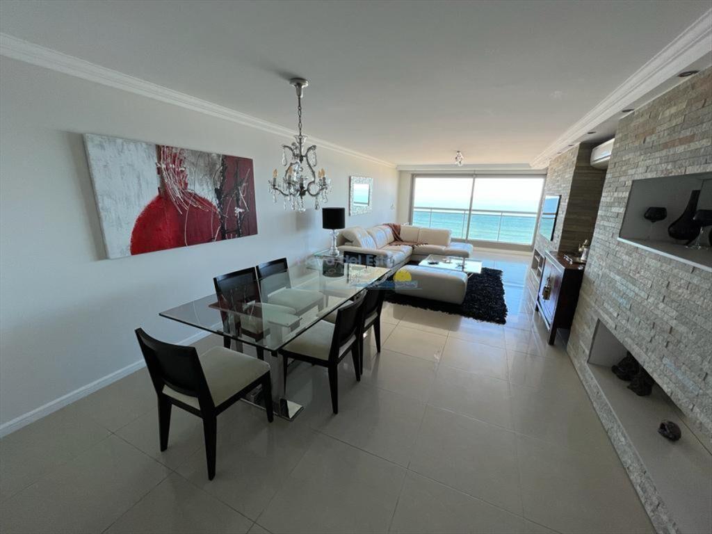 Apartamento de 3 dormitorios en Torre Imperiale ,
