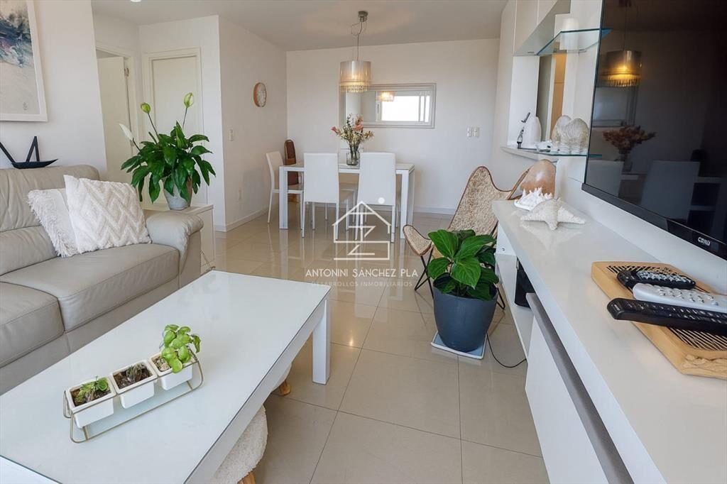 Apartamento en venta de dos dormitorios en Avda