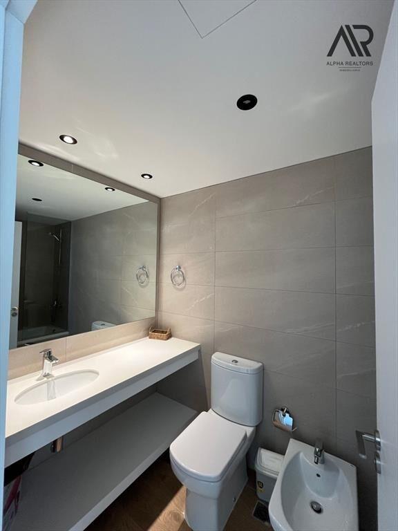 Apartamento en venta c/ cochera en Playa Brava