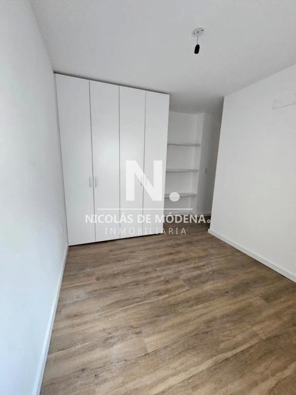 Venta luminoso Monoambiente al Frente Cercano a