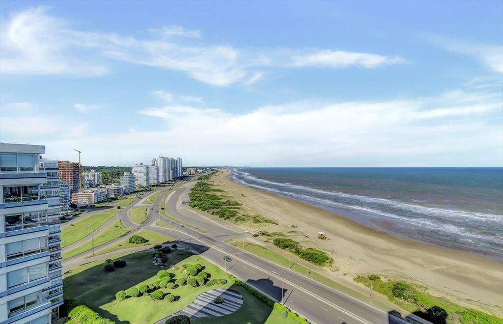 Apartamento 4 dormitorios venta vista a la brava