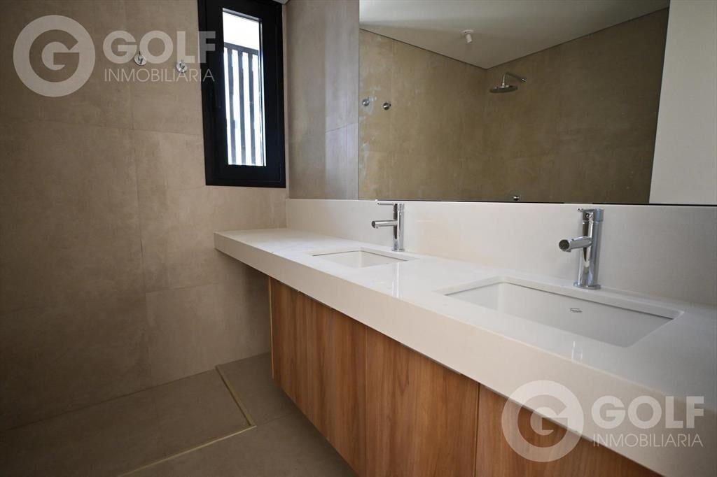 Alquiler de apartamento con 3 dormitorios y 2 cocheras simp